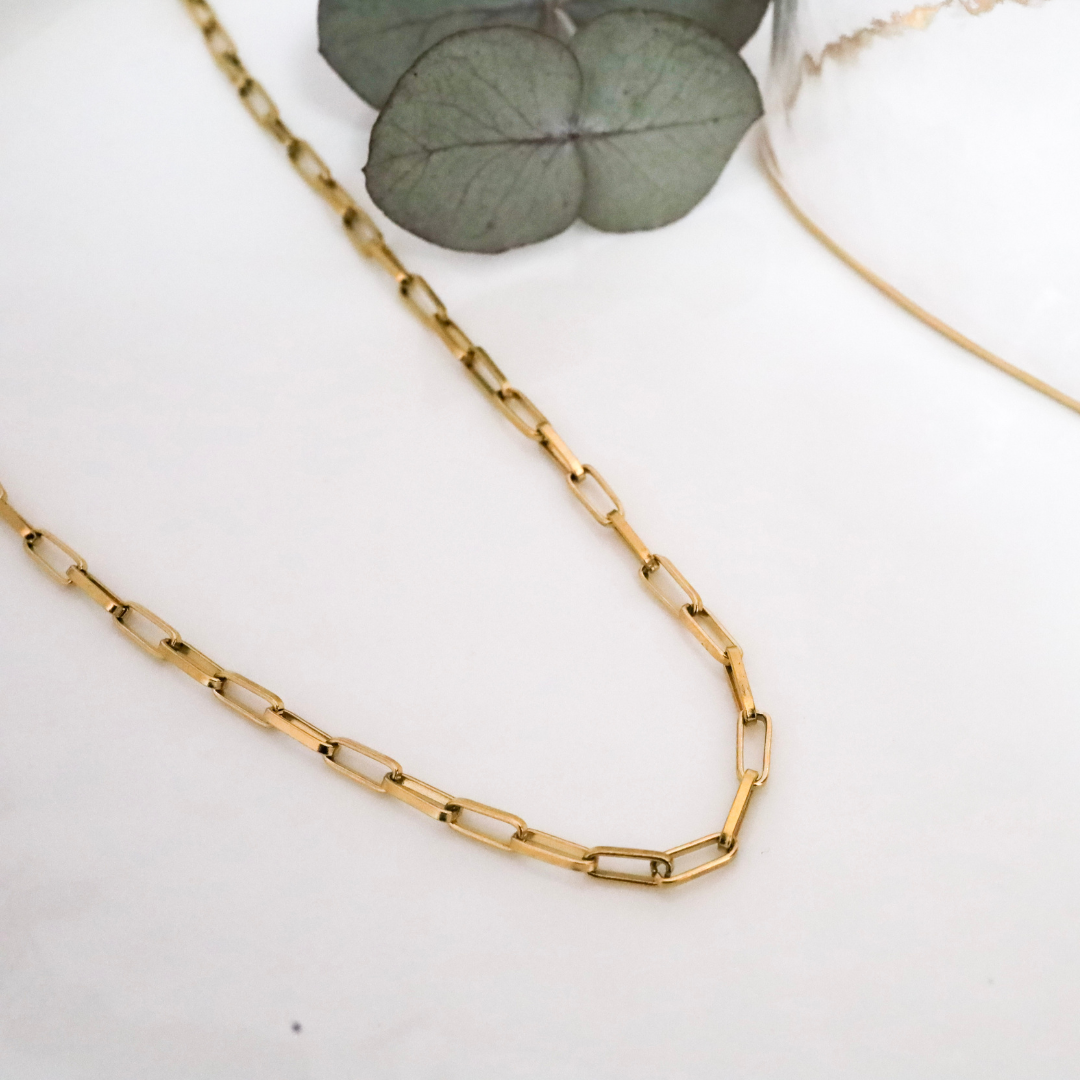 18ct Gold-Plated Short Paperclip Chain Necklace