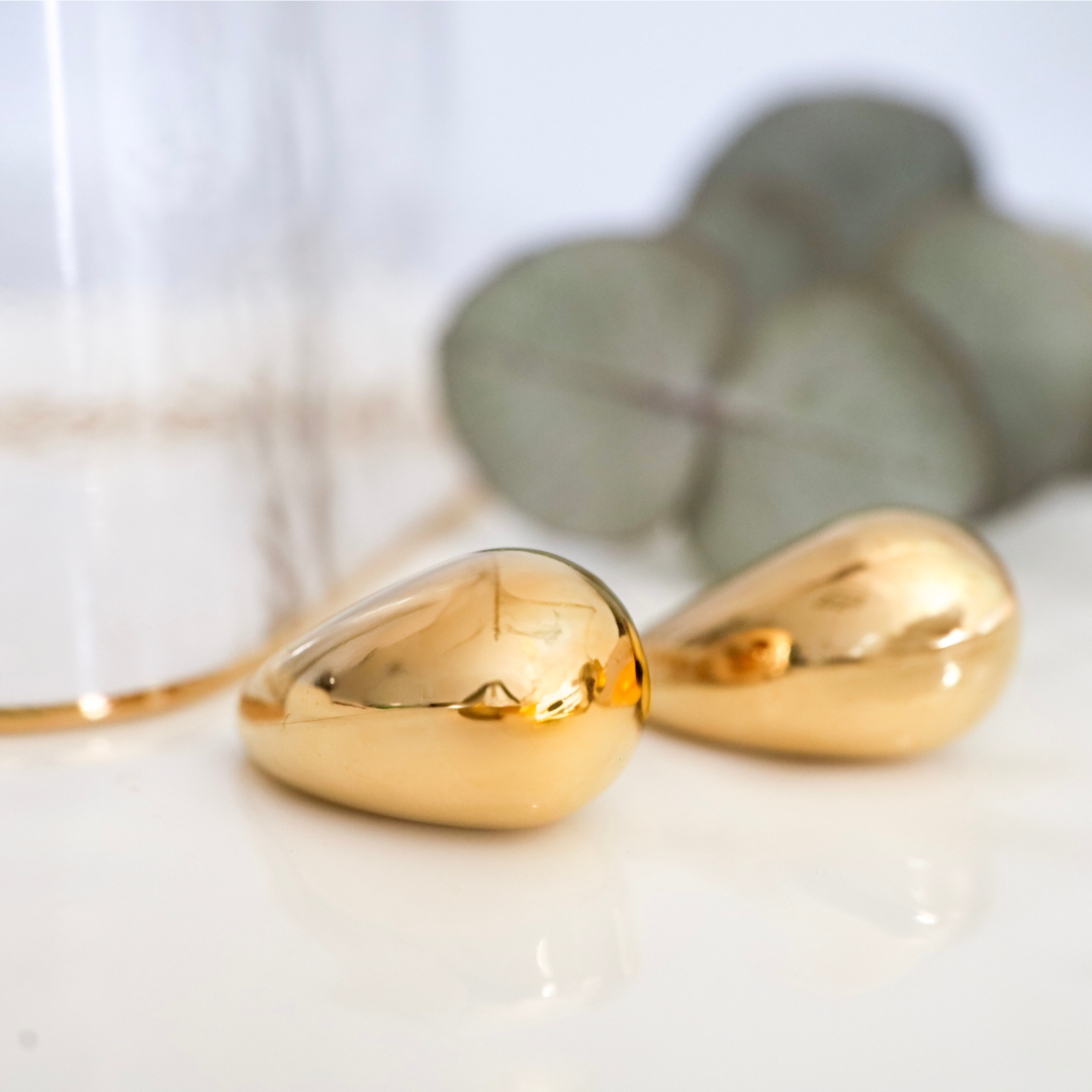 18ct Gold-Plated Teardrop Stud Earrings – 26mm x 12mm